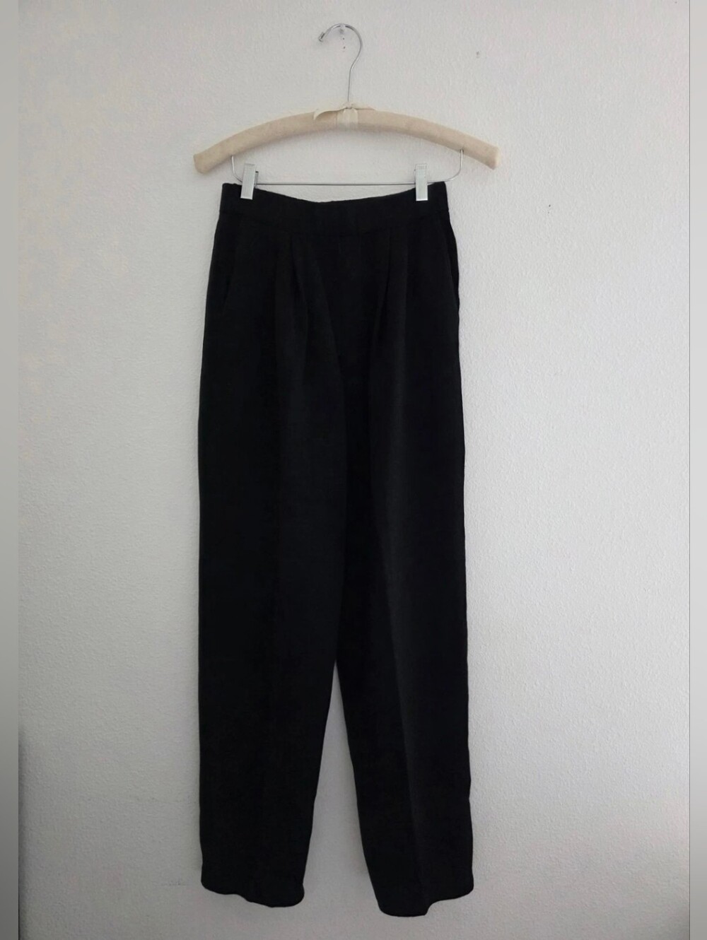 St John Basics Pant Santana Knit Black Pull On Straight Leg Pleated Pockets Sz 6